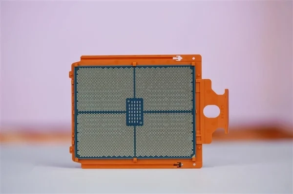 最強桌面CPU！AMD銳龍線程撕裂者9970X/9980X圖賞