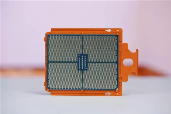 最強桌面CPU！AMD銳龍線程撕裂者9970X/9980X圖賞