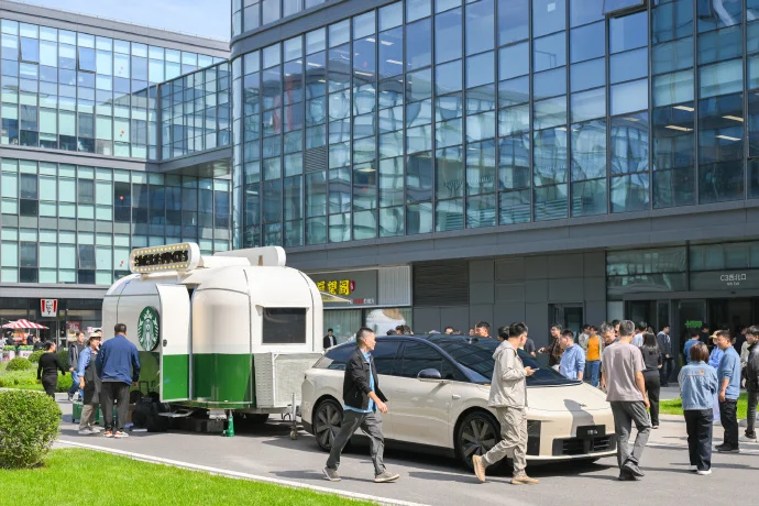 李想：理想i6新顏色正式命名為&ldquo;云朵黃&rdquo; 9月底開始交車